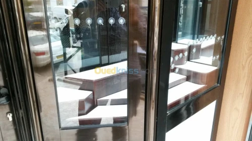 Vitrine en aluminium