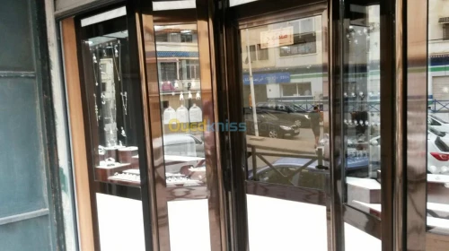 Vitrine en aluminium