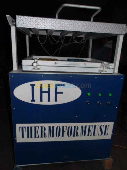 THERMOFORMEUSE 
