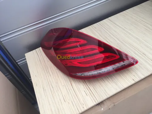 Feu arriere Mercedes Classe S (W222)