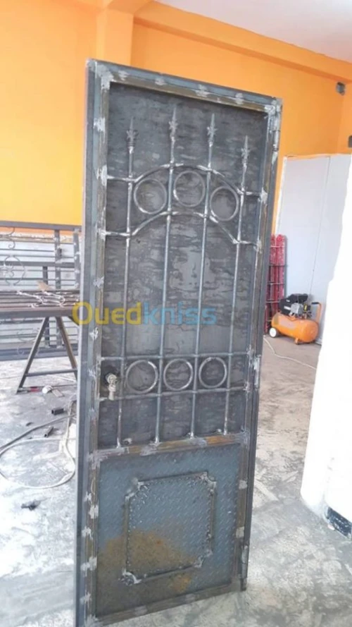 Toute travaux de Serrurier ,fer forgé.