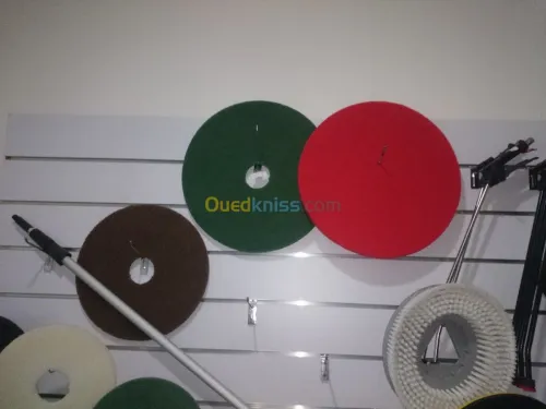 matérielles de nettoyage 