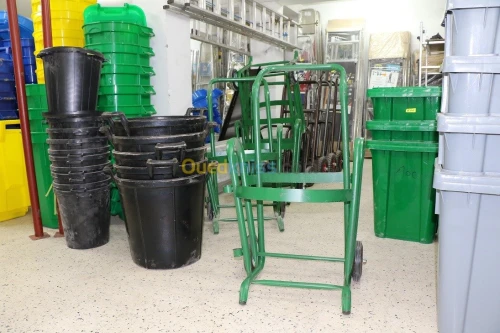 CONTENEURS / POUBELLES