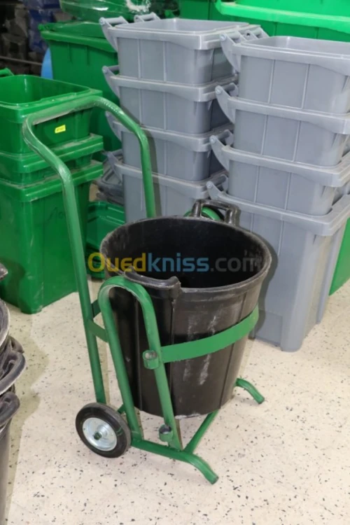 CONTENEURS / POUBELLES