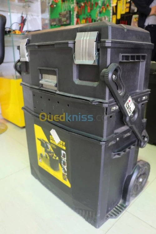 CAISSE A OUTILS / SERVANTE A ROUE 