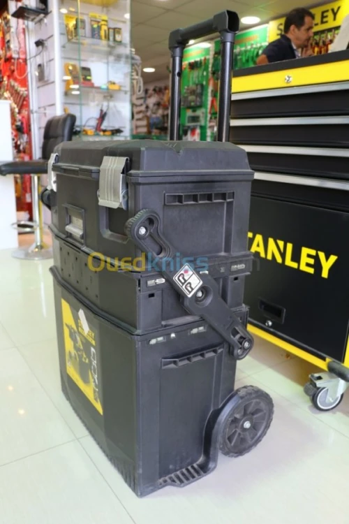 CAISSE A OUTILS / SERVANTE A ROUE 