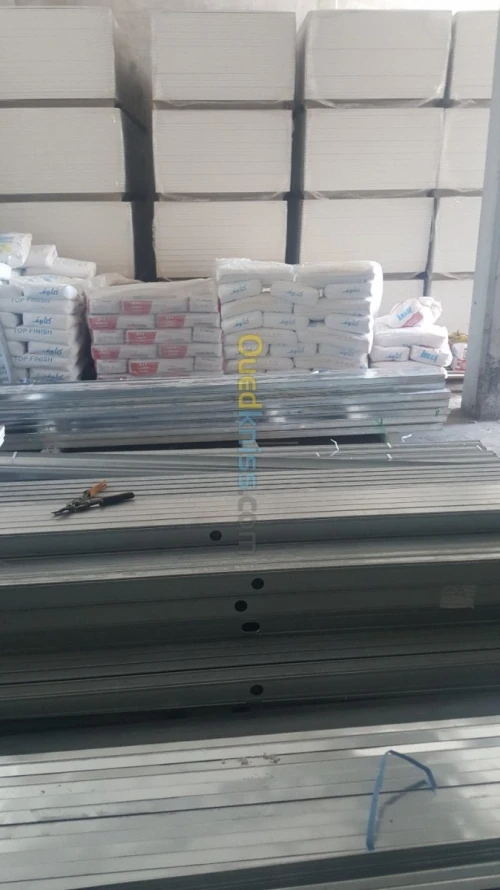 Knauf distribution ba13 hydrofuge vert