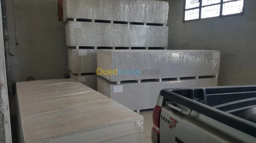 Knauf distribution ba13 hydrofuge vert