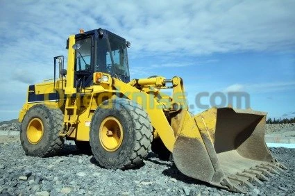 كراء عتاد الأشغال العمومية 