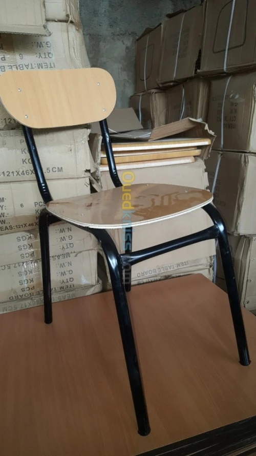 Fabrication chiases et tables scolaire