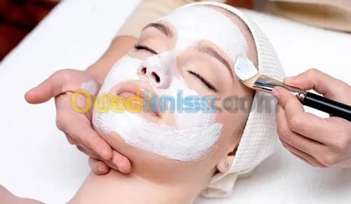 Esthéticienne manucure pedicure