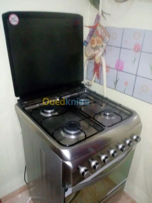 Dépannage rapide four.plak.Cuisinier.