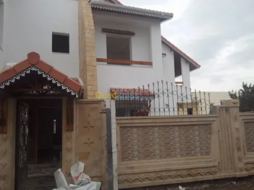 REALISATION DES VILLA CLyEF EN MAIN