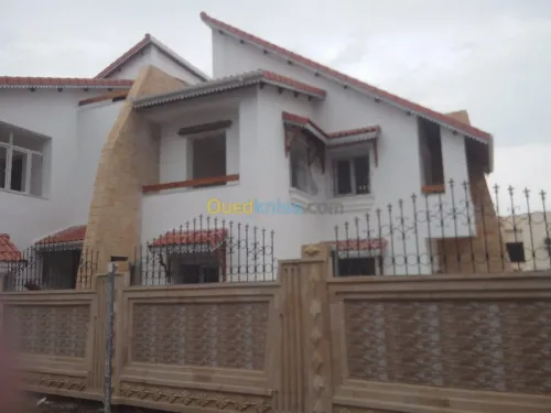 REALISATION DES VILLA CLyEF EN MAIN