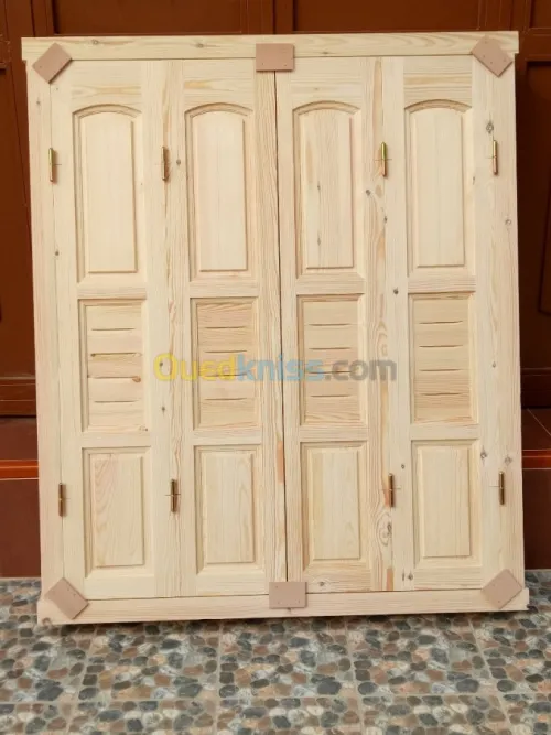 Menuiserie en bois Est
