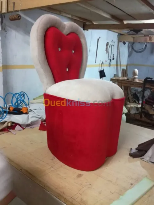 Salons canapés pouf chaise table ..etc