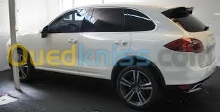 vitres fumée et toit ouvrant panoramiq