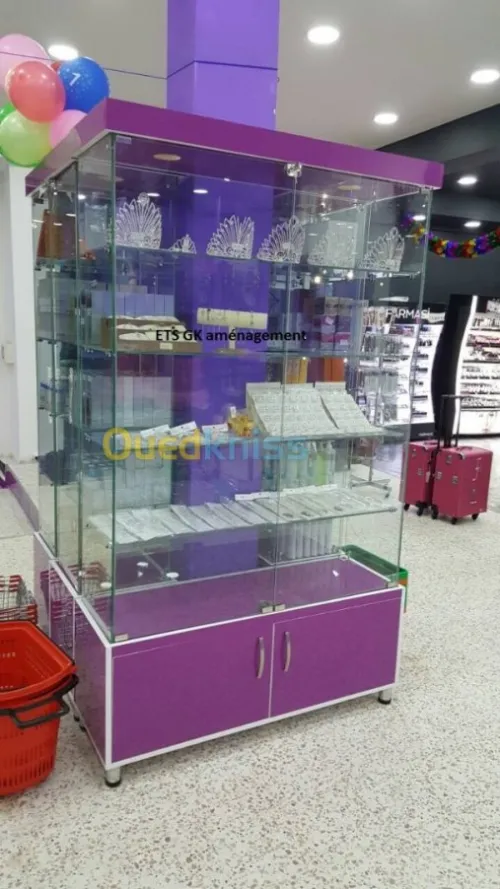 équipement de magasin cosmétique 