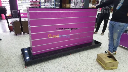 équipement de magasin cosmétique 
