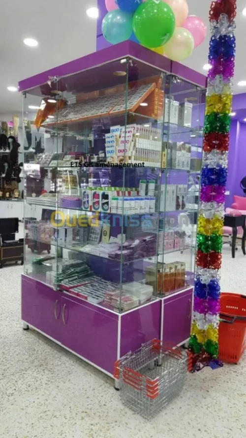 équipement de magasin cosmétique 
