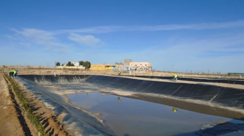 TRAVAUX D'ETANCHEITE / GEOMEMBRANE .