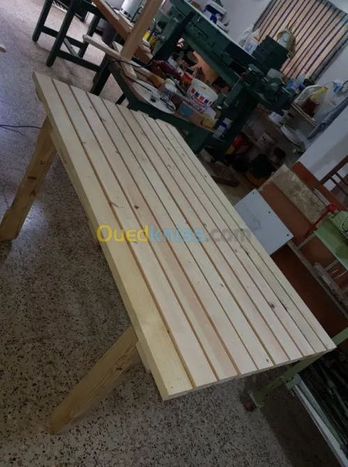 Fabrication chaises & tables.