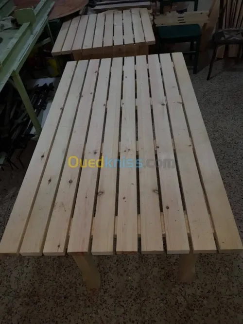 Fabrication chaises & tables.