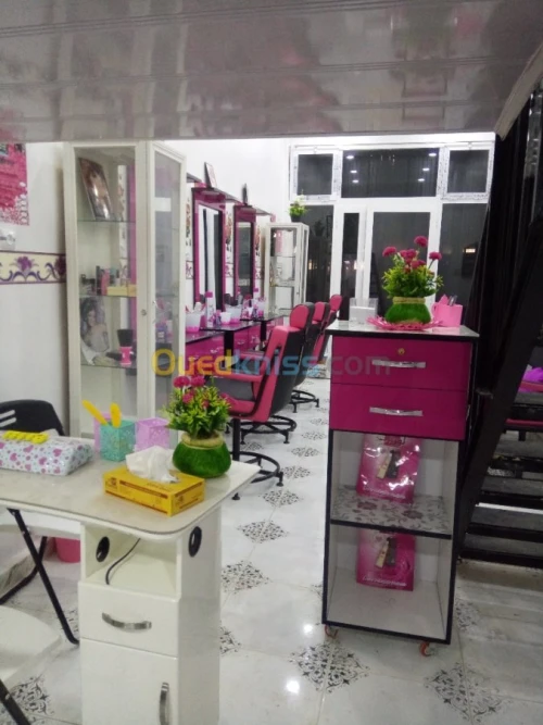 matérielle  de salon de coiffure dames