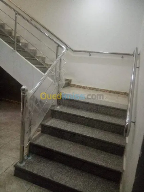 INOX: Rampe d'escalier, Main courante