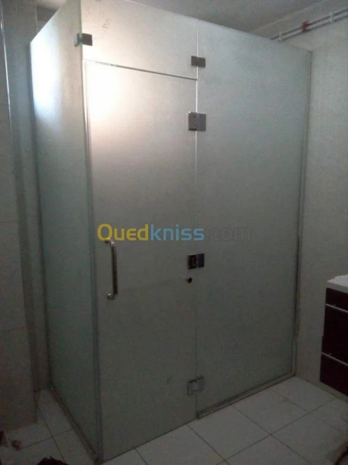 Verre trempé: Vitrine et Cabine douche