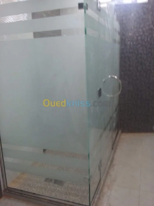 Verre trempé: Vitrine et Cabine douche