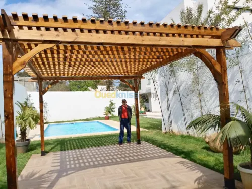 Fabrication et installation de pergola et tinda en bois rouge