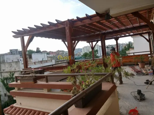 Fabrication et installation de pergola et tinda en bois rouge