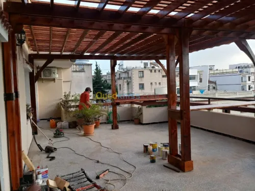 Fabrication et installation de pergola et tinda en bois rouge