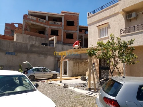 Fabrication et installation de pergola et tinda en bois rouge