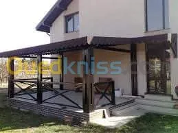Fabrication et installation de pergola et tinda en bois rouge