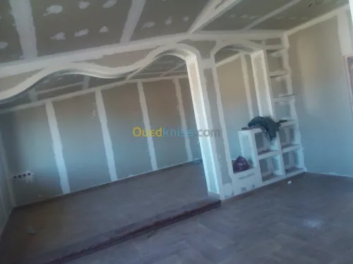 tous Travaux de finition et  Décoraion