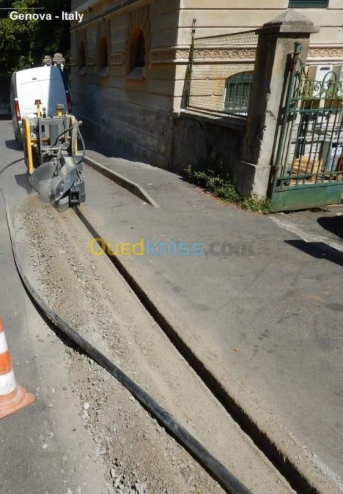 Mini trancheuse   Mini trancheuse 