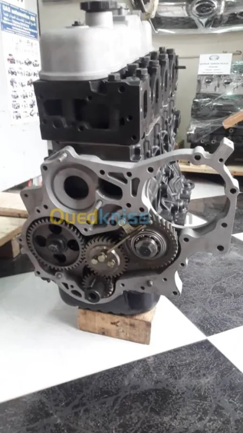 MOTEUR BLOC MECANIQUE FORYOTA 4JB1