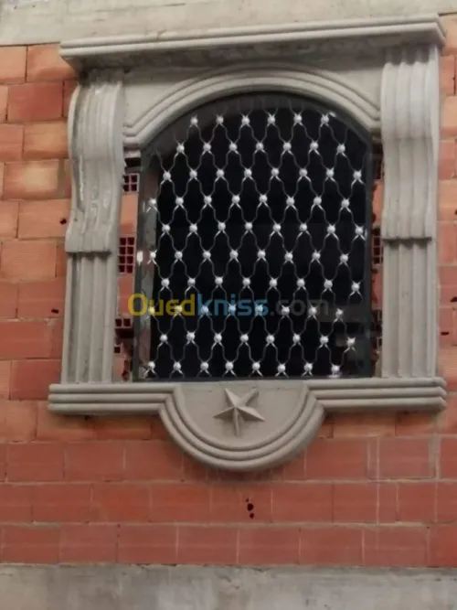 Décourage de fenêtre et porte d'entrée