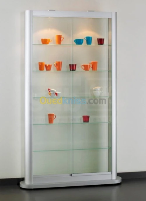 Comptoir et armoire d'exposition