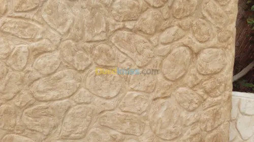 Décoration de  fausse pierre