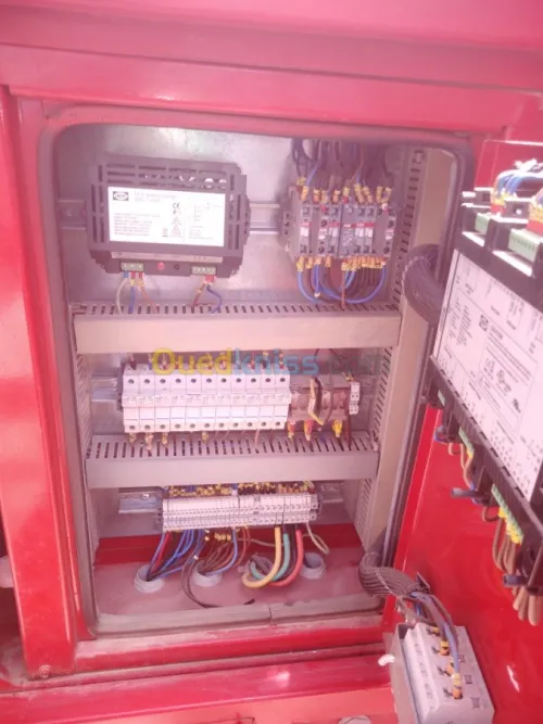 Électricien industriel et bâtiment. 