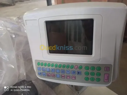 Machine de broderie 2 têtes et 1 tête 