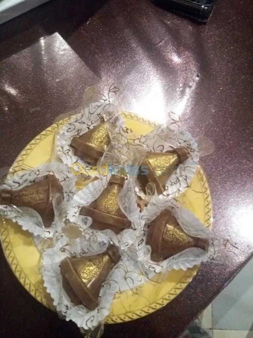 GATEAUX ET SALES SUR COMMANDE