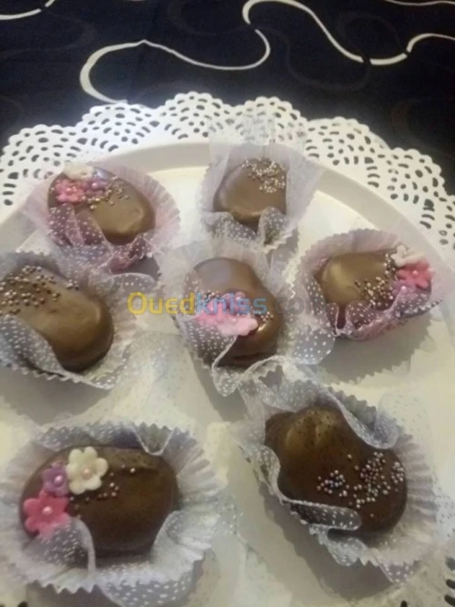 GATEAUX ET SALES SUR COMMANDE