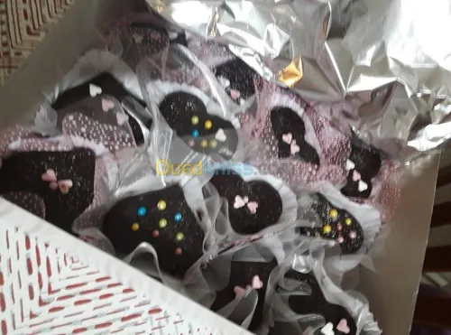 GATEAUX ET SALES SUR COMMANDE