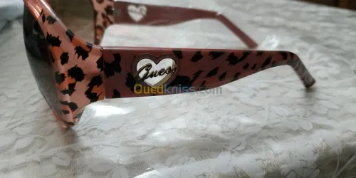 Lunette de soleil guess femme 