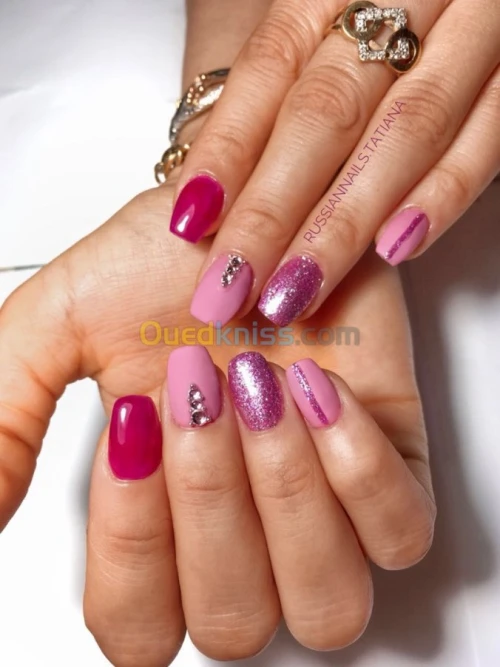 manicure  avec professionnelle russe 