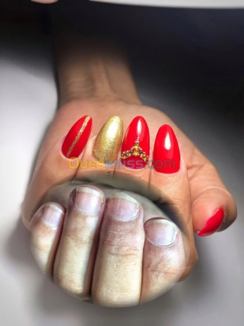 manicure  avec professionnelle russe 